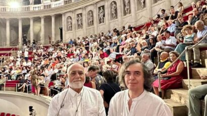 Lo scrittore Mircea Cărtărescu e il traduttore Bruno Mazzoni al Festival La Milanesiana di Vicenza (2023)/ foto: Ambassciata di Romania in Italia/ Mircea Cărtărescu)