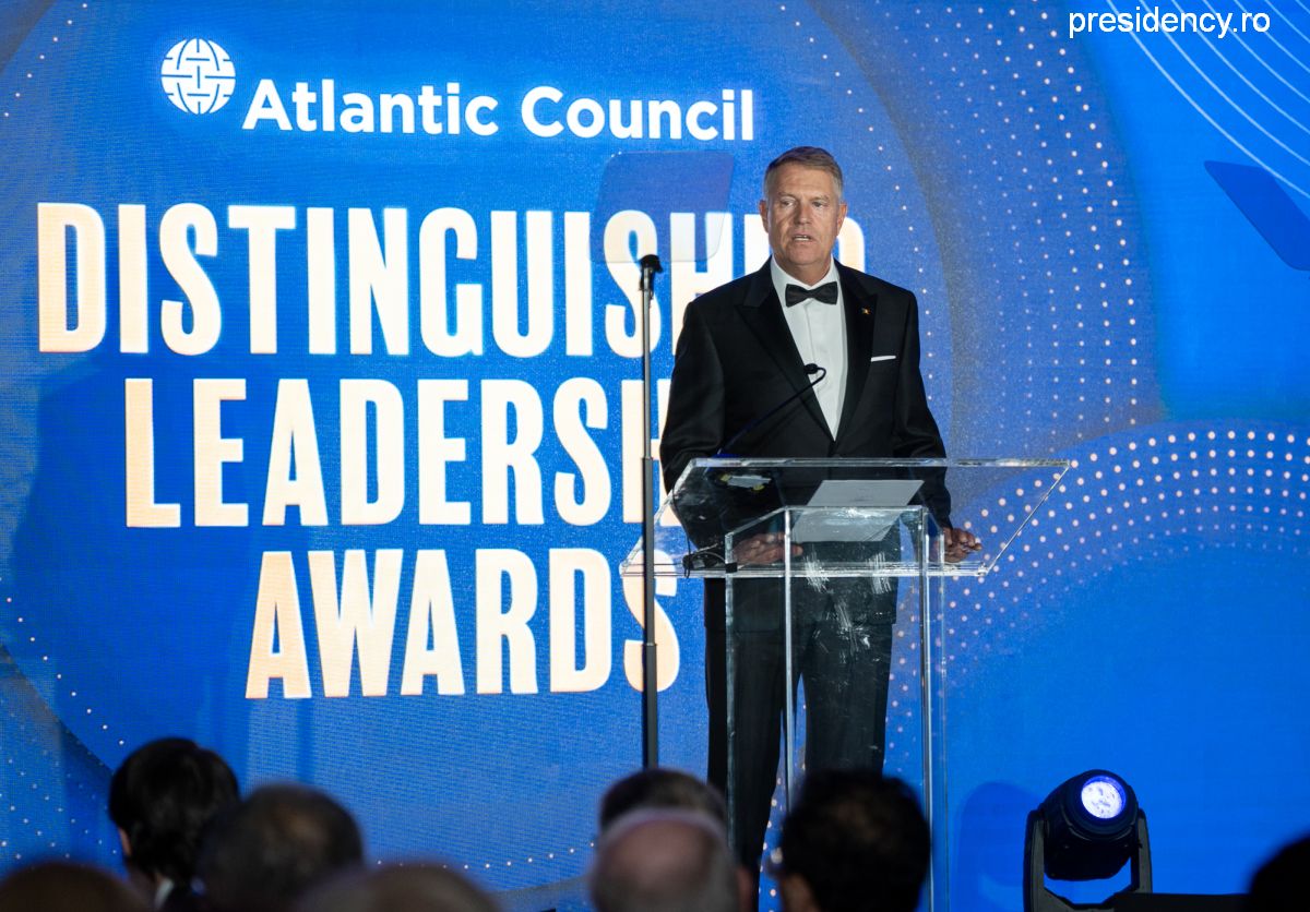 Klaus Iohannis la ceremonia de decernare a Premiilor Atlantic Council Distinguished Leadership / Foto: presidency.ro