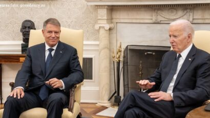 La réunion des présidents roumain et américain