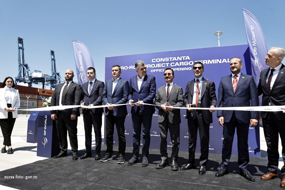 Marcel Ciolacu şi Sorin Grindeanu au participat la deschiderea evenimentului „DP WORLD-20 de ani de eficiență și inovație în România” (foto: gov.ro)