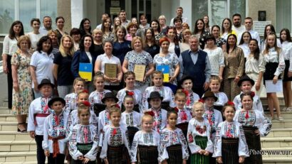 Візит делегації вчителів з Сучави до боянського ліцею «Лідер» (повтор)