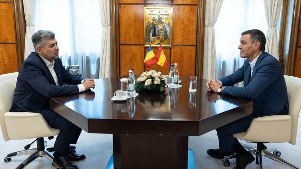 Premierul român Marcel Ciolacu si omologul său de la Madrid, Pedro Sanchez