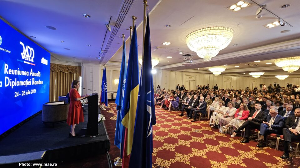 Виступ глави МЗС Румунії Лумініци Одобеску перед учасниками Щорічної зустрічі румунських дипломатів