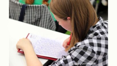 Studenții români din străinătate vor beneficia de asigurare de sănătate gratuită