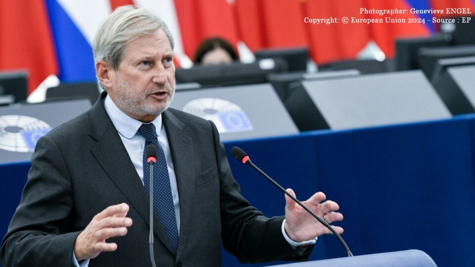 Johannes Hahn (Photographer: Genevieve ENGEL Copyright: © European Union 2024 - Source : EP)
