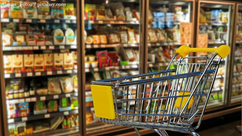 mercado-compras-carrito-alimentos-foto