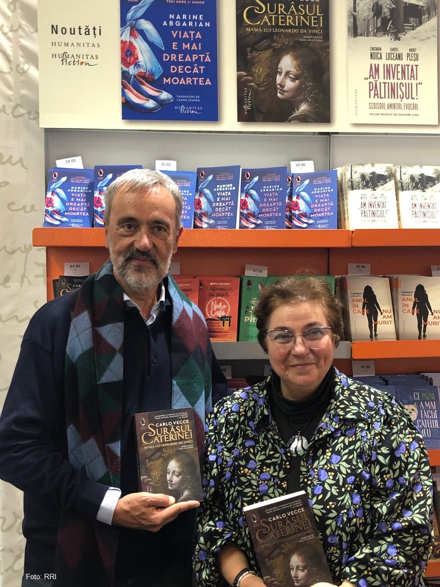 Lo scrittore Carlo Vecce e la traduttrice Oana Sălişteanu alla Fiera del Libro 