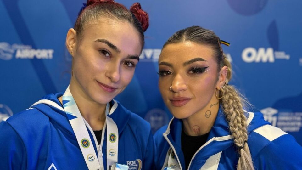 Mihaela Cambei (dreapta) şi Cosmina Pană (foto: cosrfacebook)