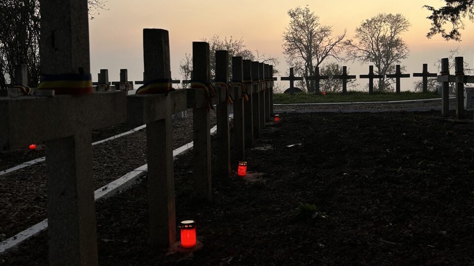 Cimitirul Eroilor din al Doilea Război Mondial, Oarba de Mureş (Foto: Iulia Opran/RRI)