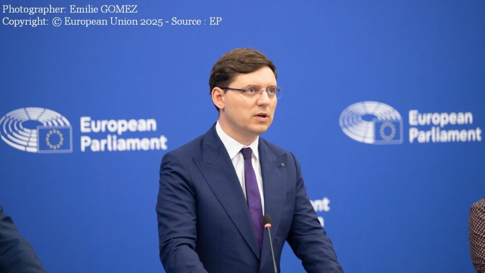 Victor Negrescu (Foto: Photographer: Emilie GOMEZ Copyright: © European Union 2025 - Source : EP)
