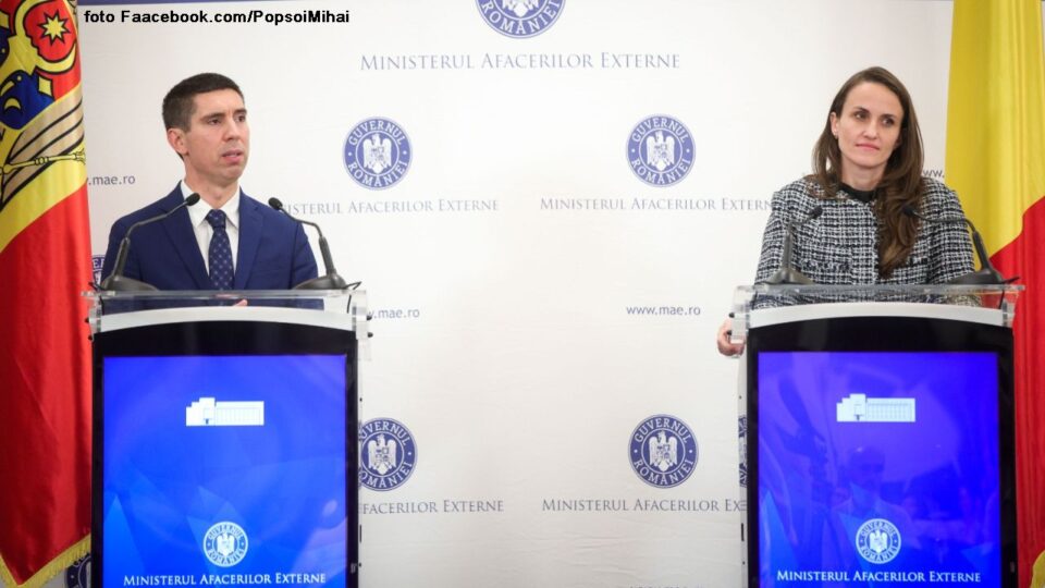 Ministrul Afacerilor Externe, Oana Ţoiu, şi omologul său de la Chişinău,Mihai Popşoi (sursă foto: foto Faacebook.com/PopsoiMihai)