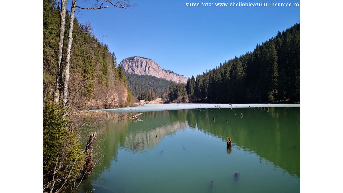 Lacul Roșu (sursa foto: www.cheilebicazului-hasmas.ro)