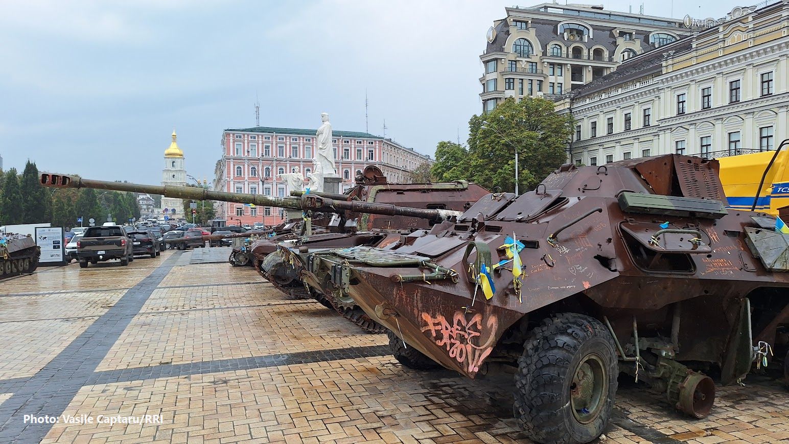 Знищена російська військова техніка на Михайлівській площі у Києві