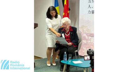 2025年11月6日：萨安娜与中罗留学75周年：萨安娜照片手迹展