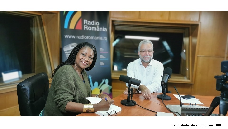 Hemley Boum, lauréate du Prix des 5 continents de la Francophonie 2025, dans le studio de RRI Hemley Boum, lauréate du Prix des 5 continents de la Francophonie 2025, dans le studio de RRI