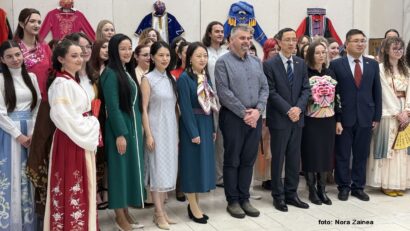 2025年11月13日：中国少数民族服饰展