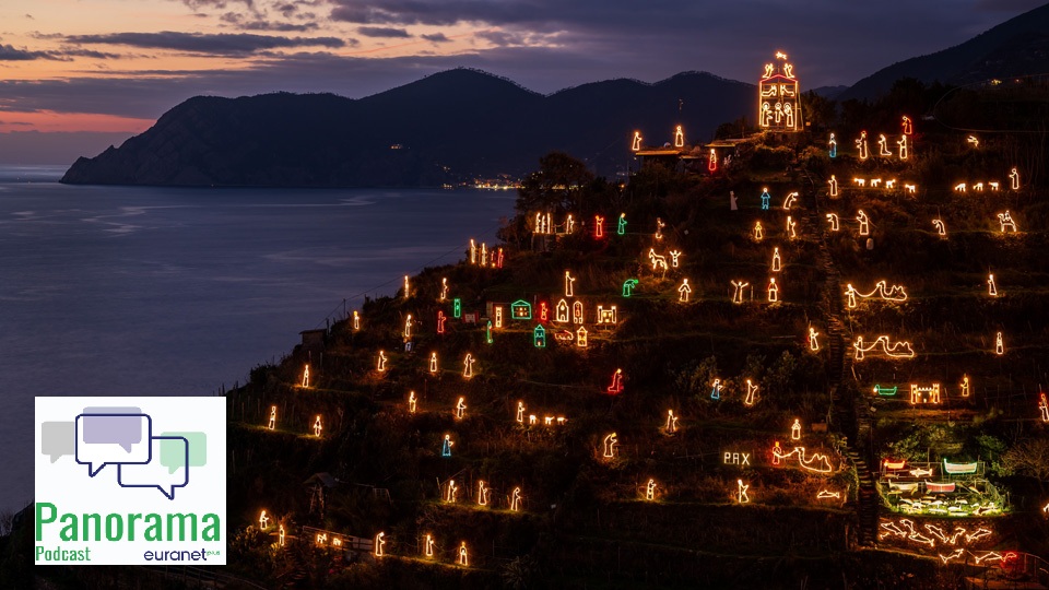 Tasty treats and twinkling lights (photo Fabio Lotti - Shutterstock)