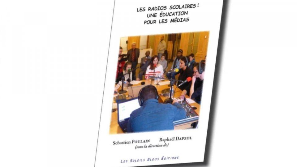 Jurnalista Monica Stoica, primul cercetător român care contribuie la o lucrare internațională despre rolul radioului în educația tinerilor