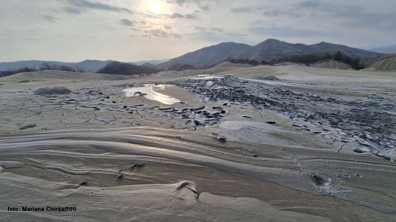Vulcanii noroioşi (foto: Mariana Chiriţă/RRI)