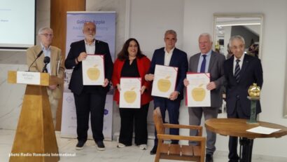 The Golden Apple Award for Lesbos