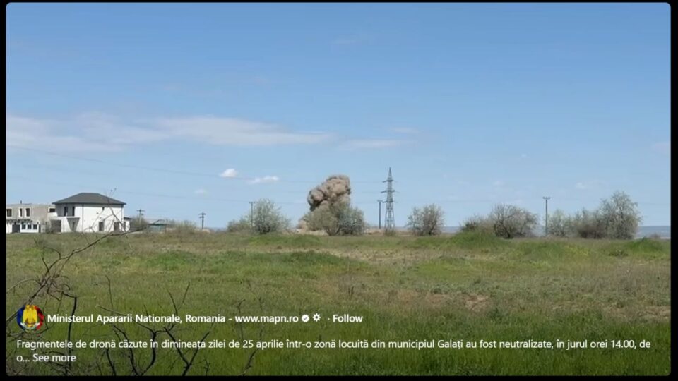 Fragmentele de dronă, neutralizate / Foto: fb.com/ mapn.ro