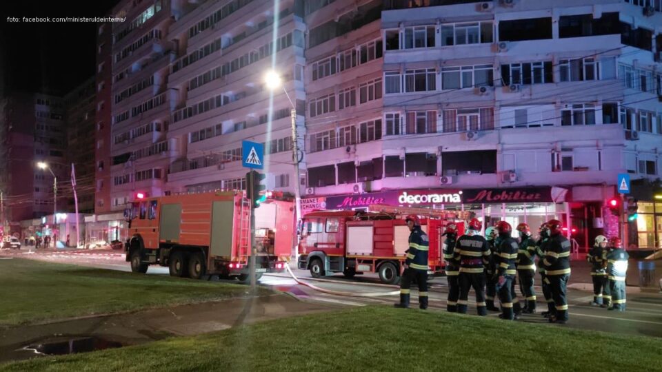 O dronă s-a prăbuşit pe un bloc de locuințe din Municipiul Galaţi (sursă foto facebook MInisterul de Interne)