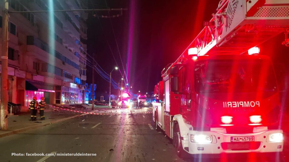 Un drone russe a explosé sur le toit d’un immeuble en Roumanie.