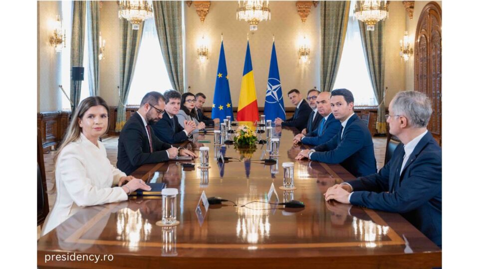 Consultazioni con i partiti politici al Palazzo Cortine (foto: presidency.ro)