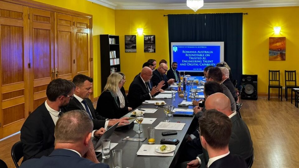 Reuniune la Ambasada României la Canberra (Foto: facebook.com/roincanberra)