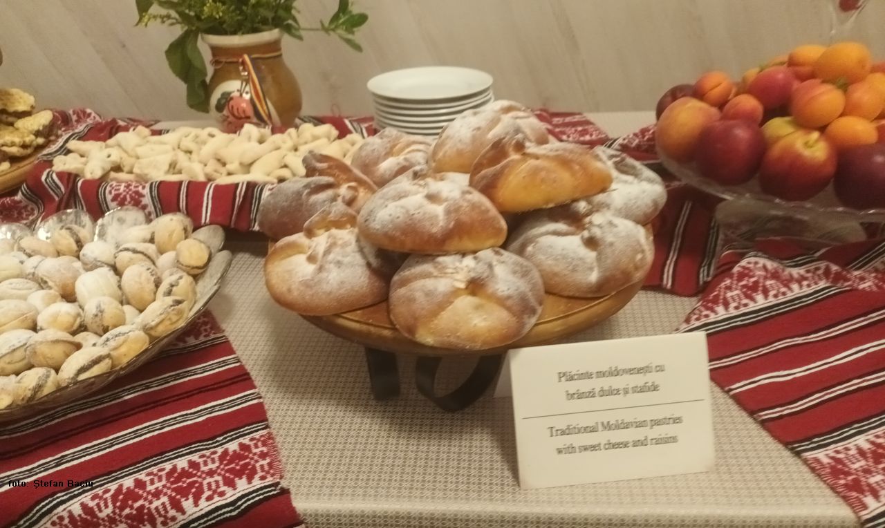 Plăcinte moldoveneşti