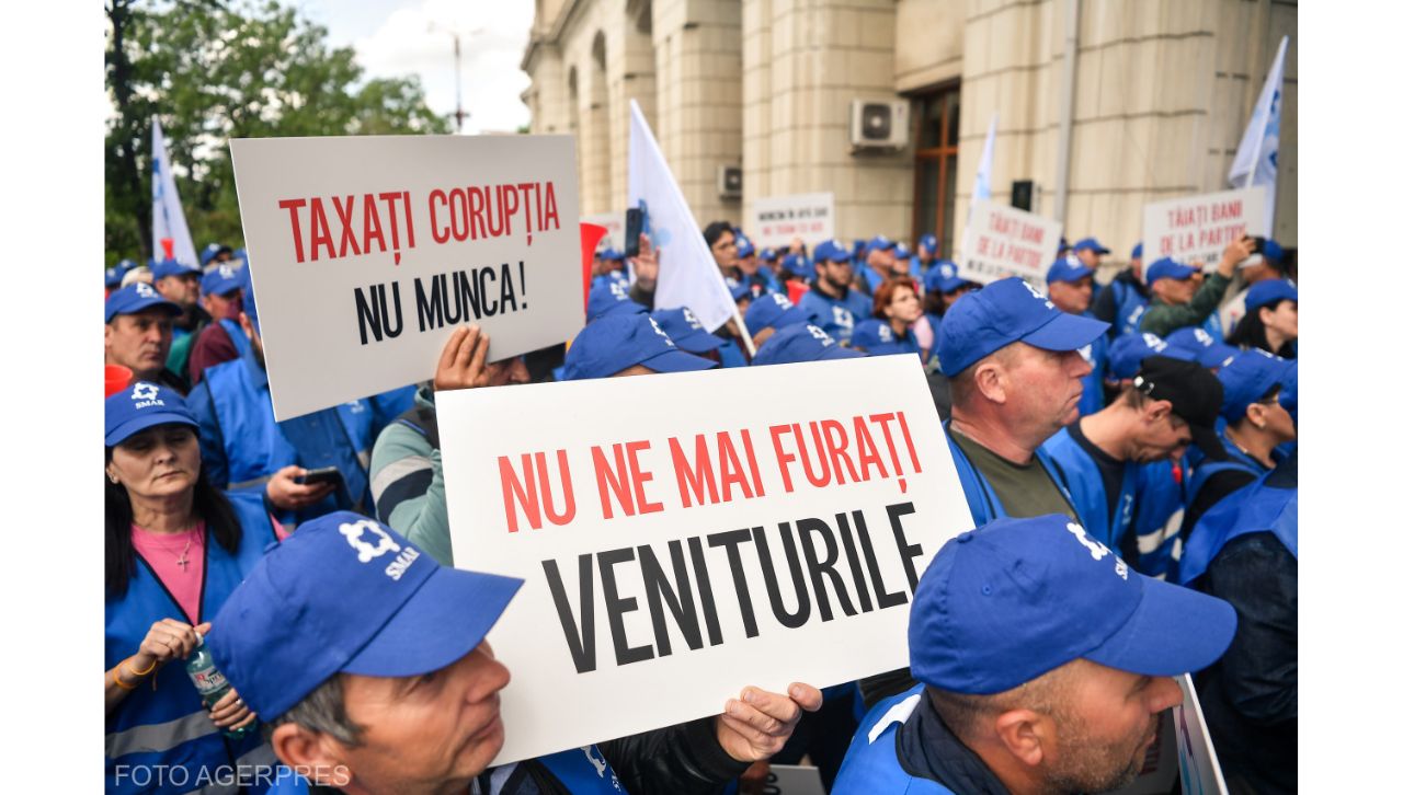 Protests against the salary law