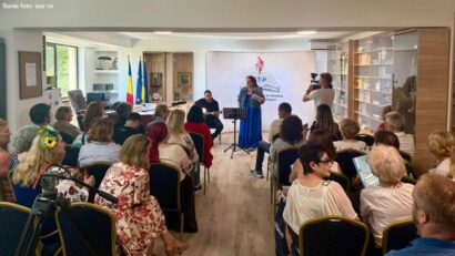 Національний фестиваль традиційної української пісні «Червона ружа трояка»