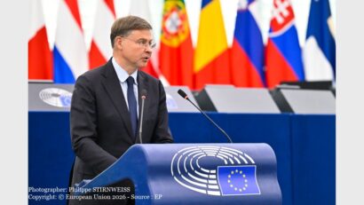 Comisia simplifică normele privind etichetarea energetică şi a anvelopelor