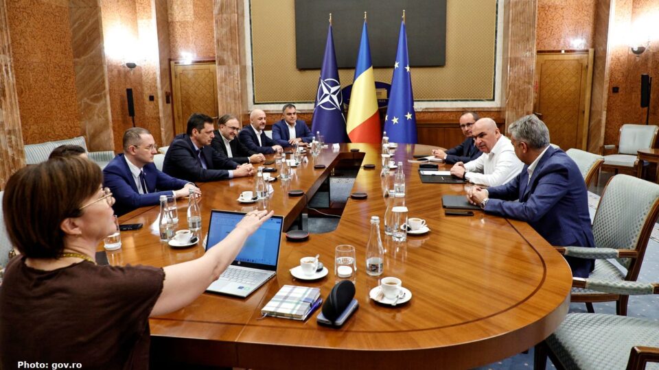 Прем'єр-міністр Іліє Боложан провів зустріч із постачальниками електроенергії. (фото: gov.ro)