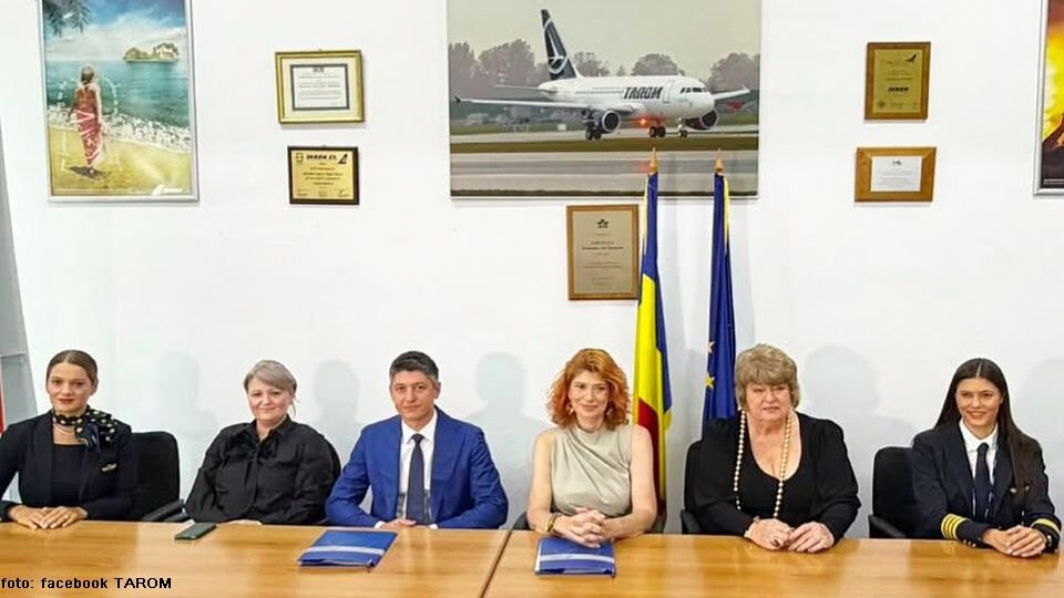 New TAROM Boeing 737 MAX gets named after Ivan Patzaichin (photo: facebook.com/tarom.ro)