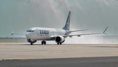 Aeronava poartă numele „Mircea Lucescu” (sursă foto: facebook.com/tarom.ro)