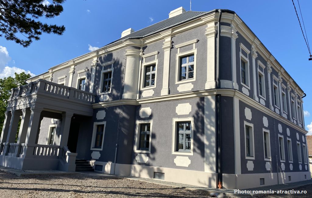 Замок Банффі в Нушфелеу, повіту Селаж