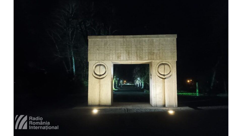 Poarta Sărutului Brâncusi / Foto: Ștefan Baciu, RRI